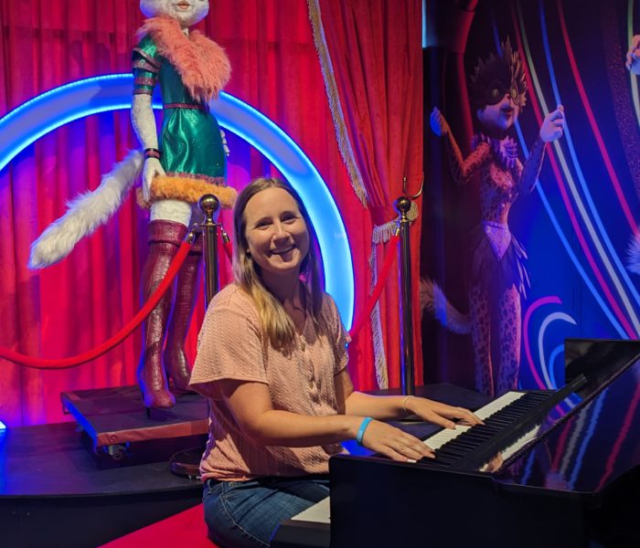 Dueling Piano Night At Lonely Dog Immersive Experience